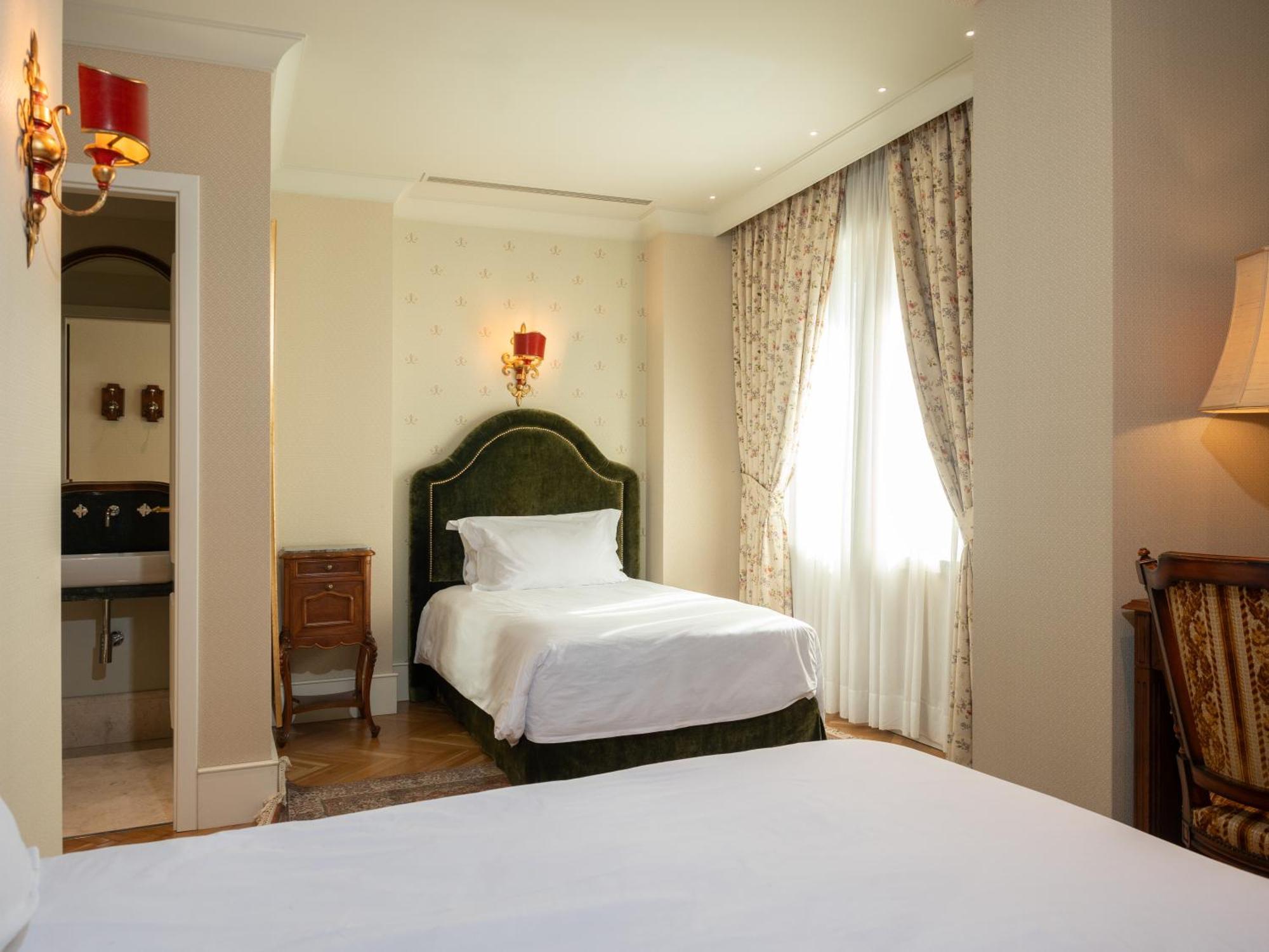 Ebel Boutique Hotel Tiranë Luaran gambar