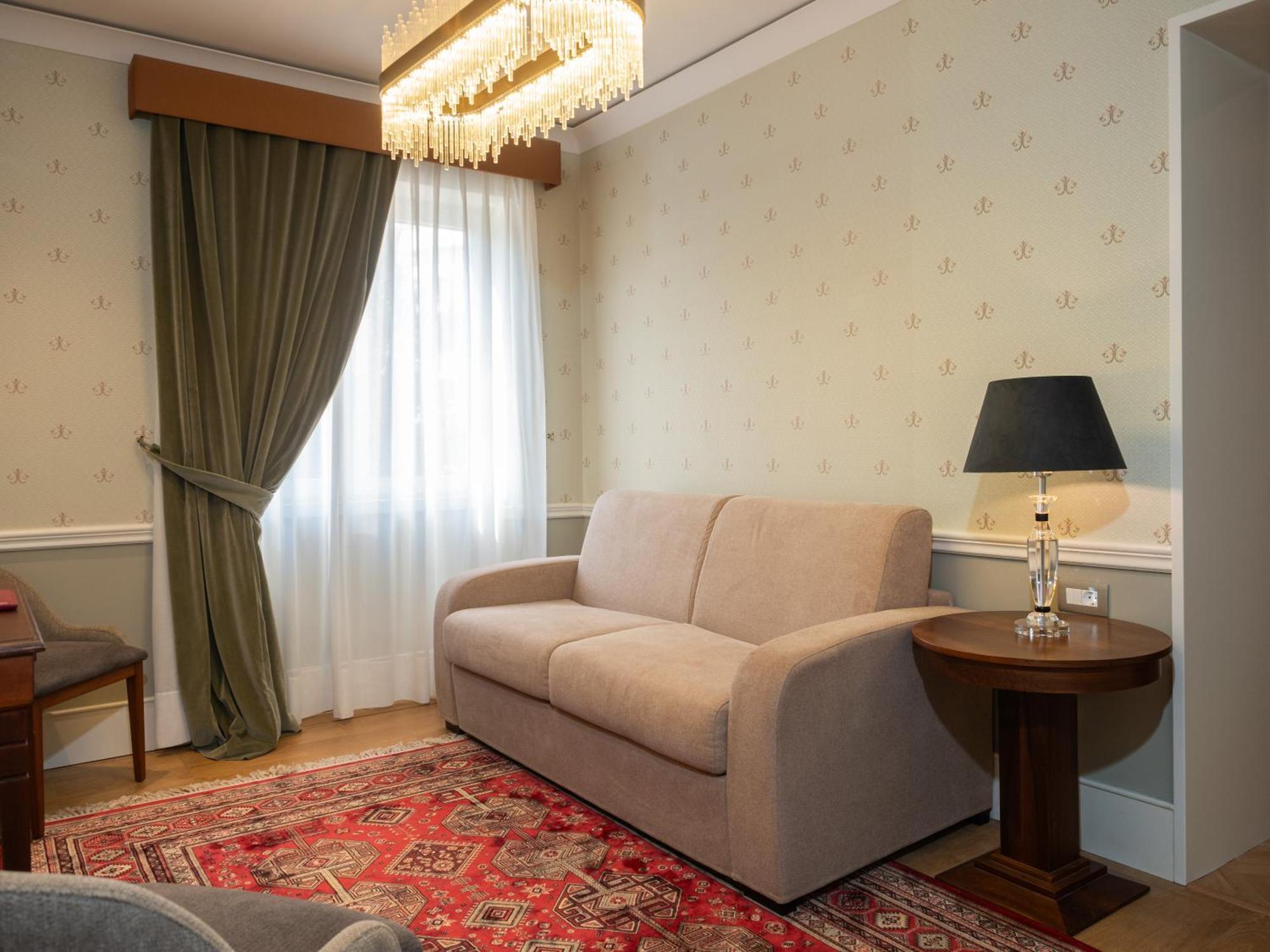 Ebel Boutique Hotel Tiranë Luaran gambar