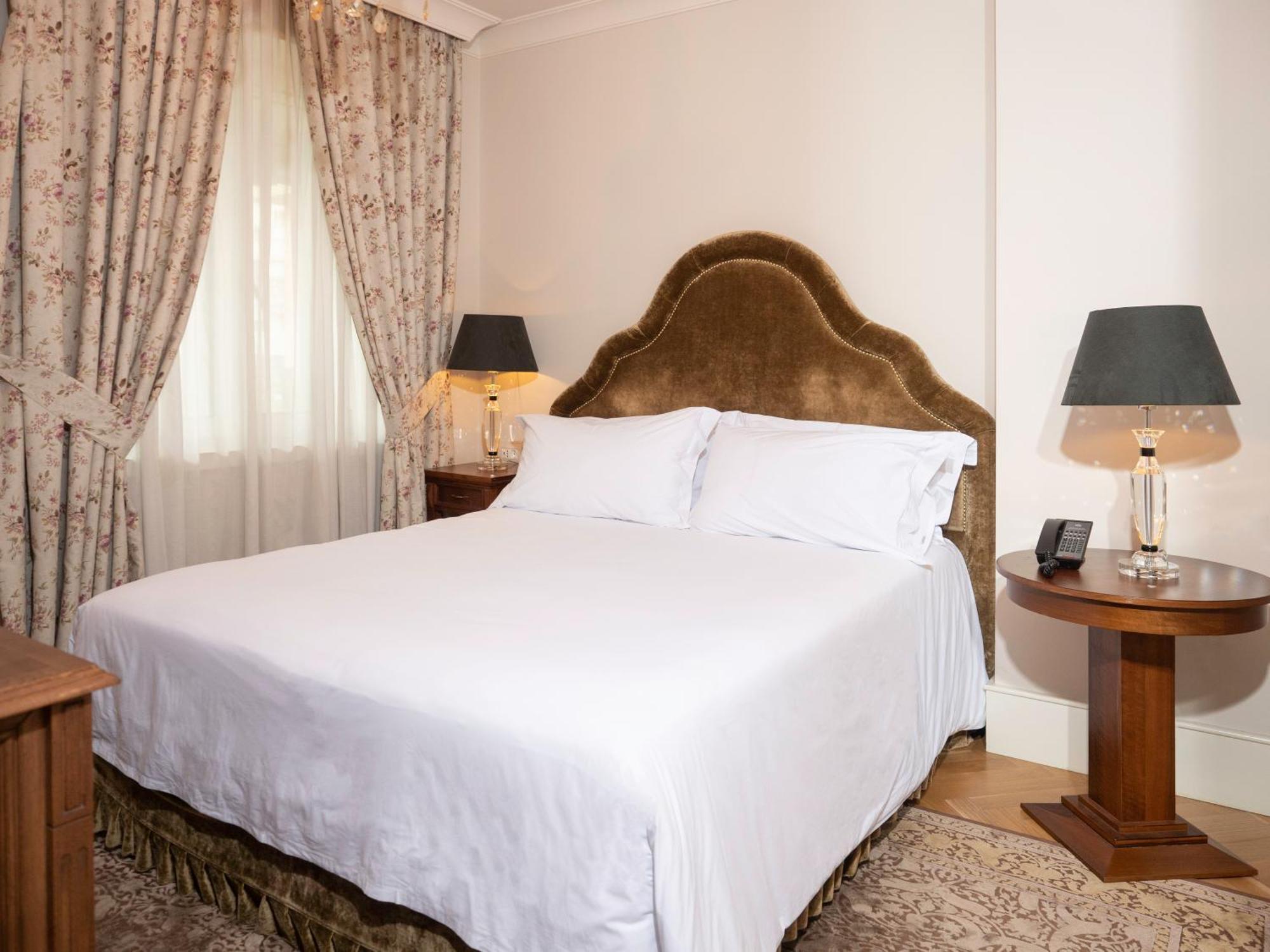 Ebel Boutique Hotel Tiranë Luaran gambar